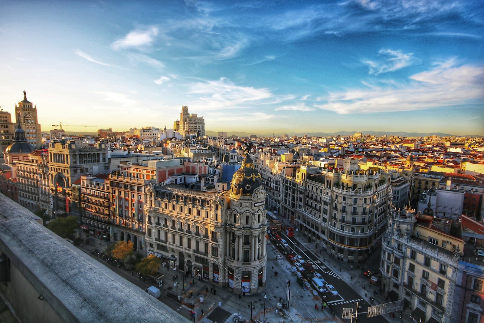 Plan Cambia 360 en Madrid: Ayudas para Puntos de Recarga